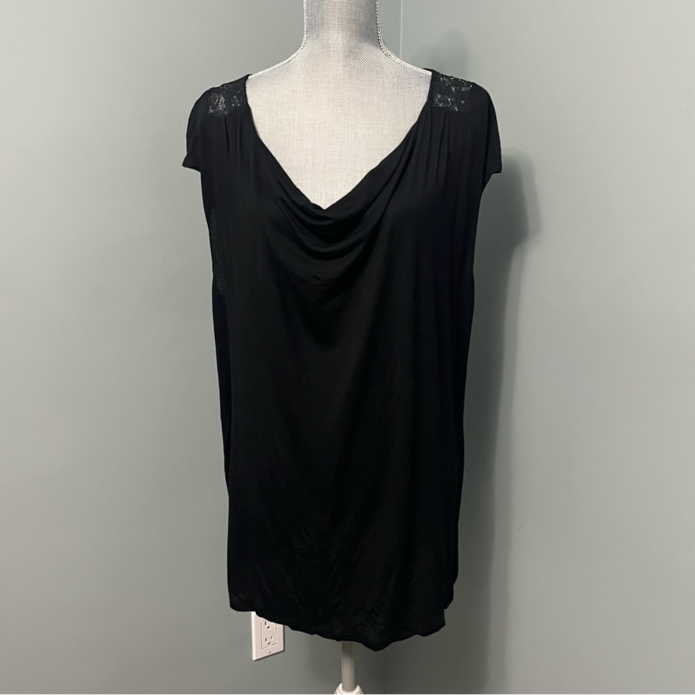 DAISY FUENTES woman black drape neck blouse with lace detail size 2X sleeveless